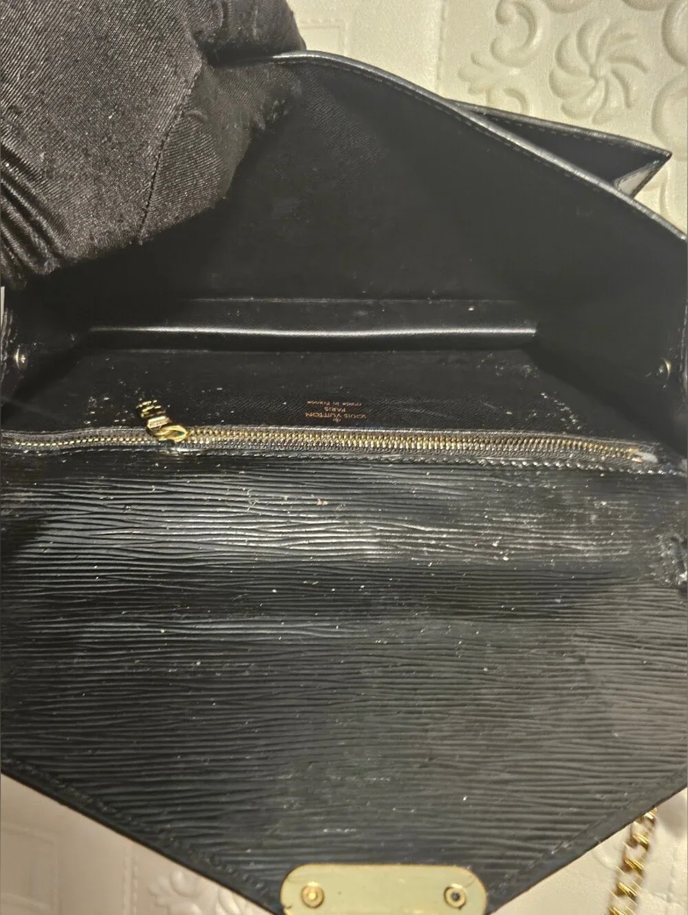Louis Vuitton Epi Leather Black Marley Dragonne Sellier Clutch Wristlet Authenti
